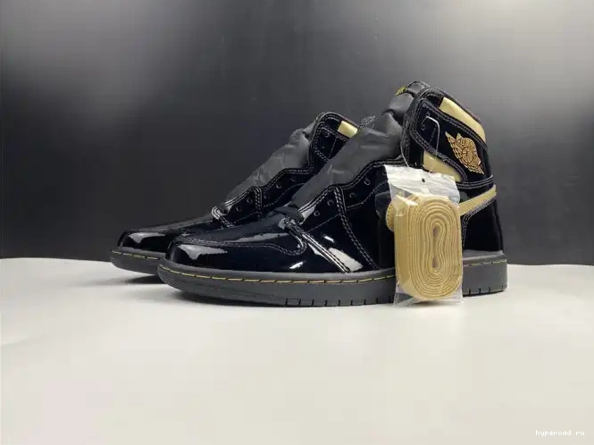 1 HIGH JORDAN AIR METALLIC 555088-032 BLACK RETRO GOLD (2020) 0511